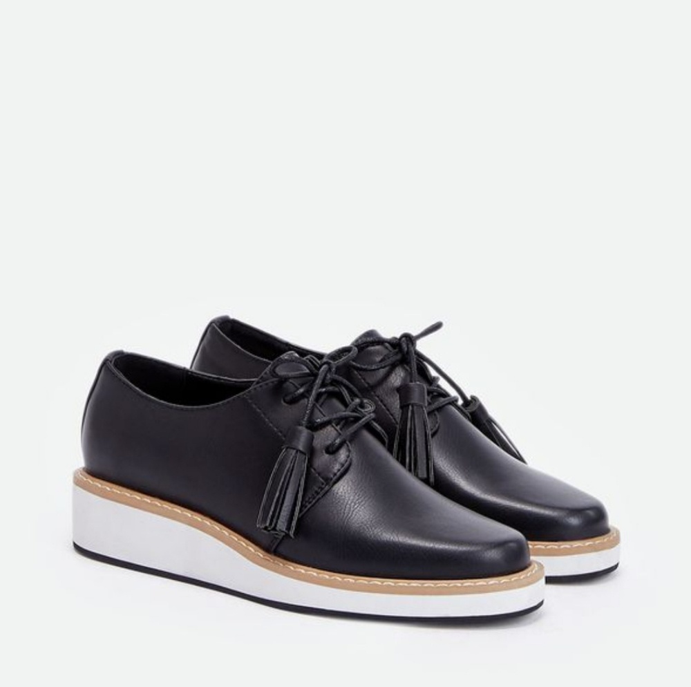 Stylish black flats